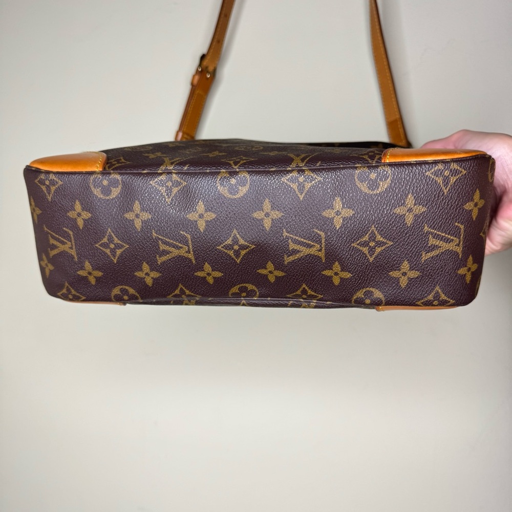 Louis Vuitton Monogram Bag - Picture 5 of 15